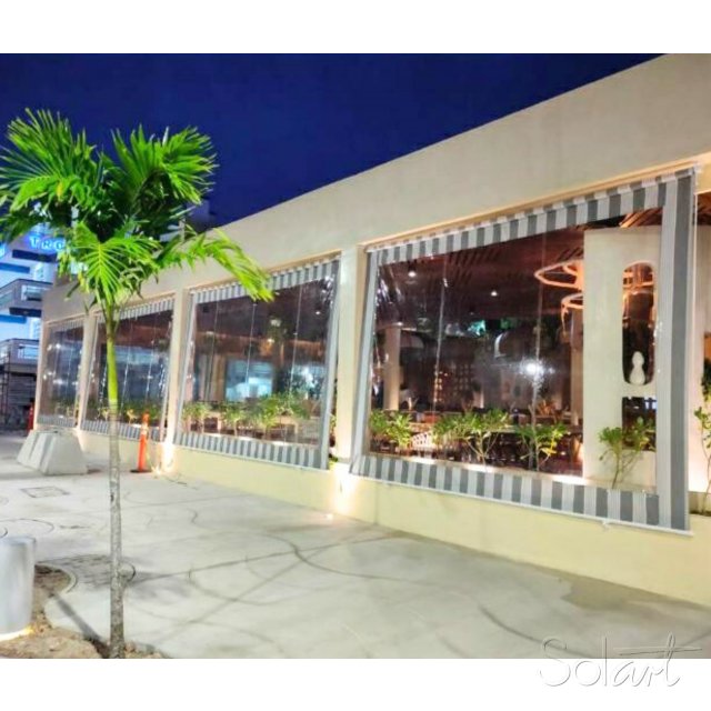 Toldo Vertical con ventana y tela acrílica en marco Solart